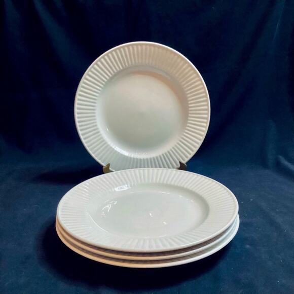 Gibson Ribbed and Dot White Dinner Plates - Picture 1 of 6